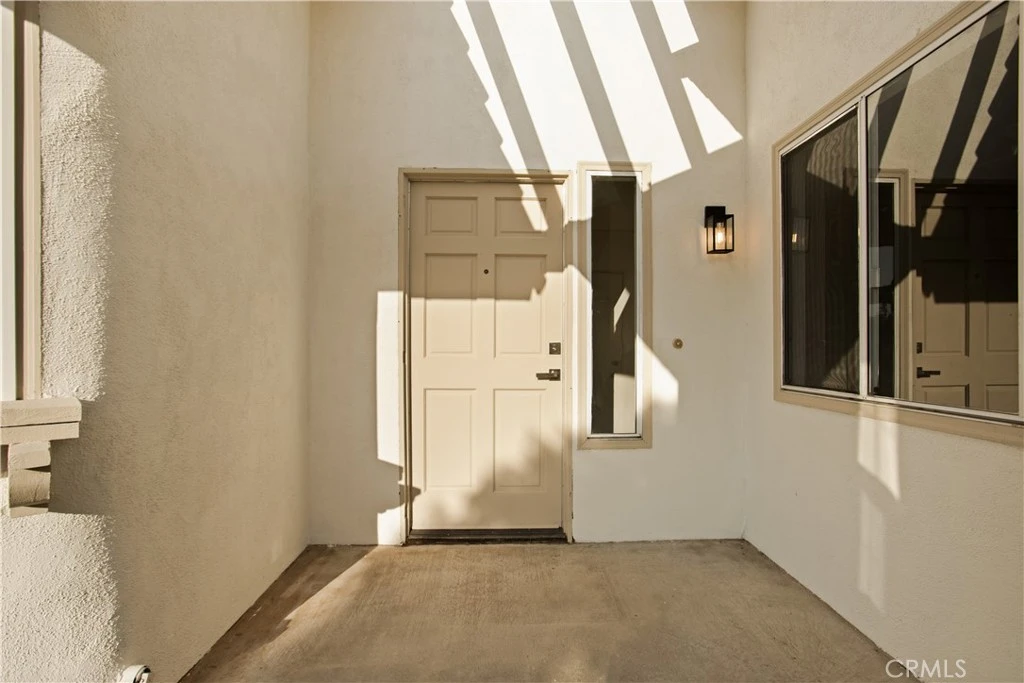 Interior 4