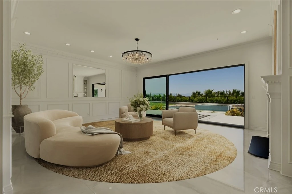 Interior 4