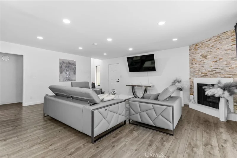 Photo 2 of 8801 Cedros Avenue 7