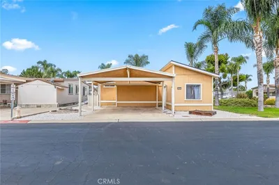1371 Bishop photo 2