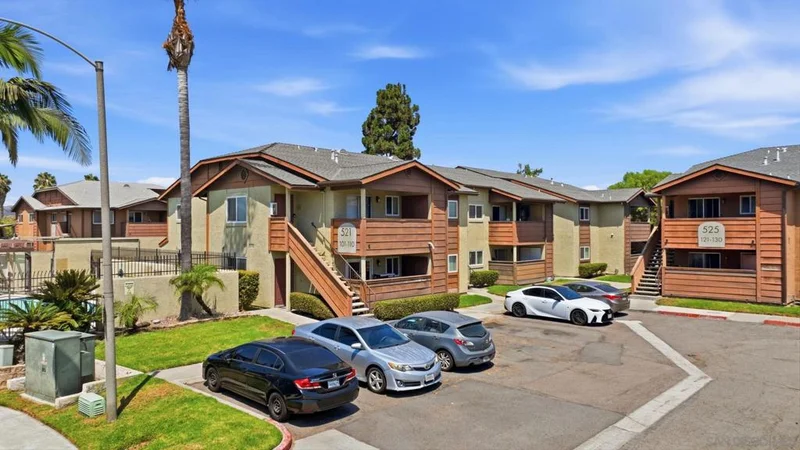 521 Calle Montecito 110 photo 2