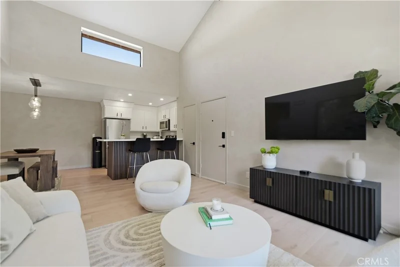 Photo 2 of 25039 Peachland Avenue 204