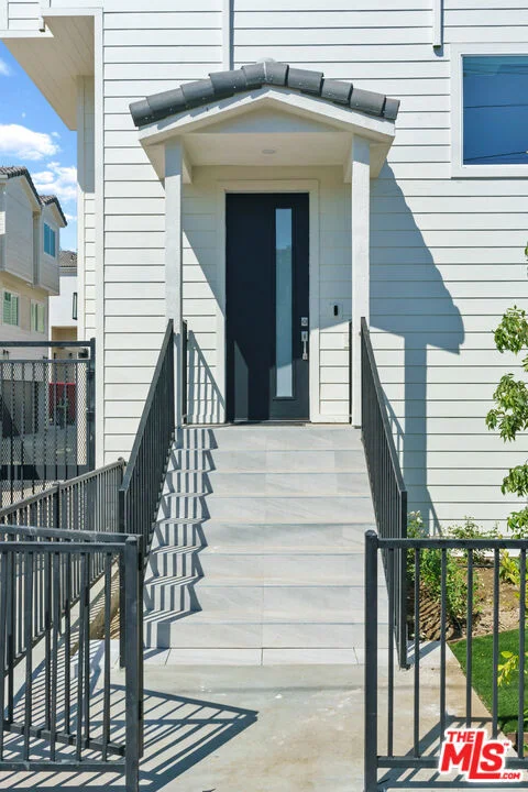 14651 W Sara Lane photo 2