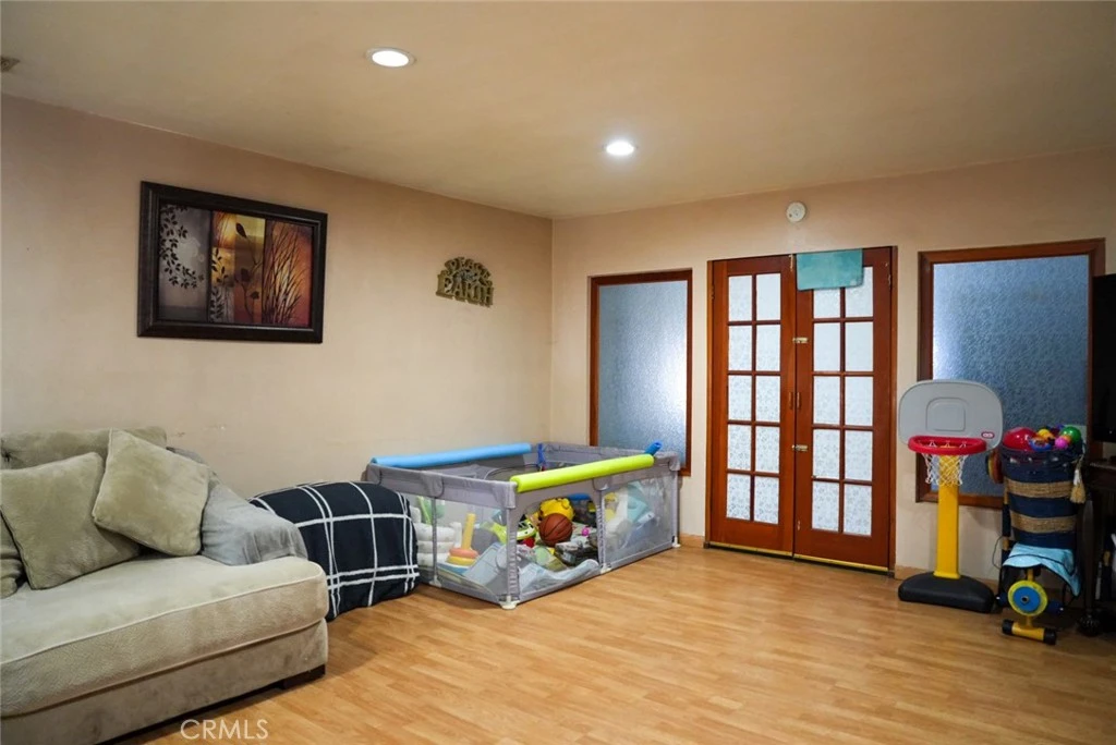 Interior 3