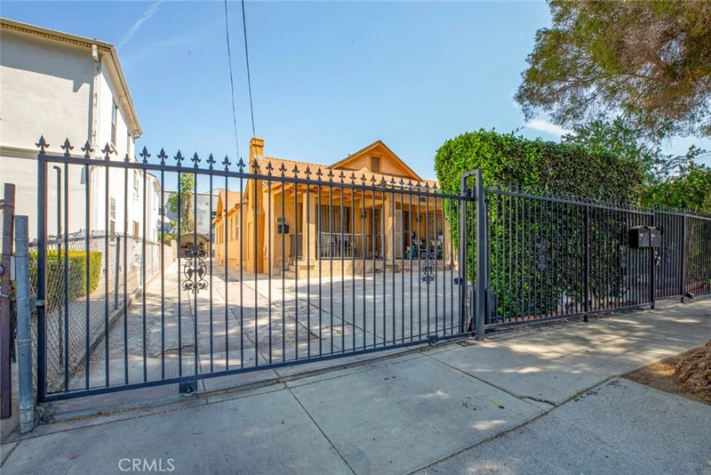 4927 Lexington
