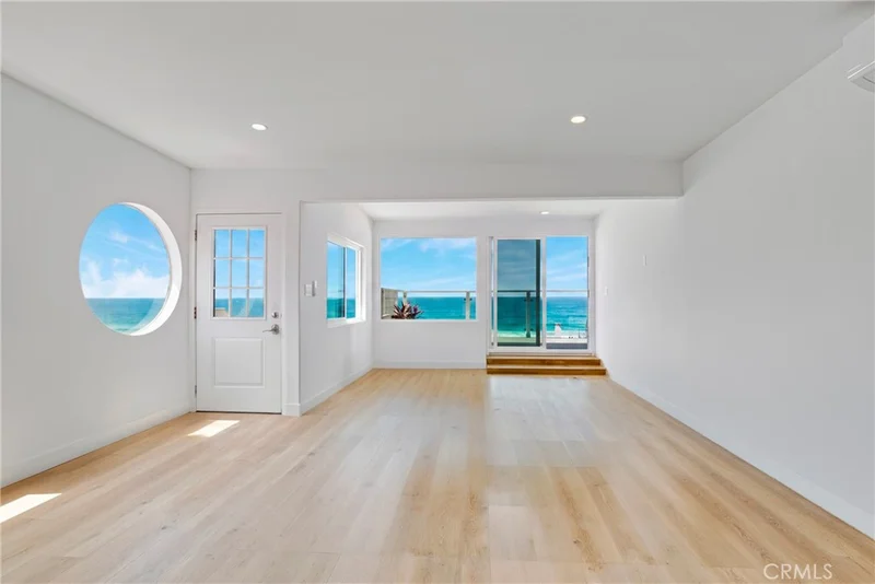 3600 The Strand D