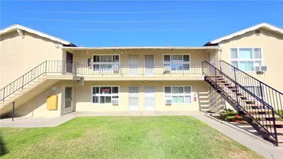 2334 E Santa Fe Avenue 4