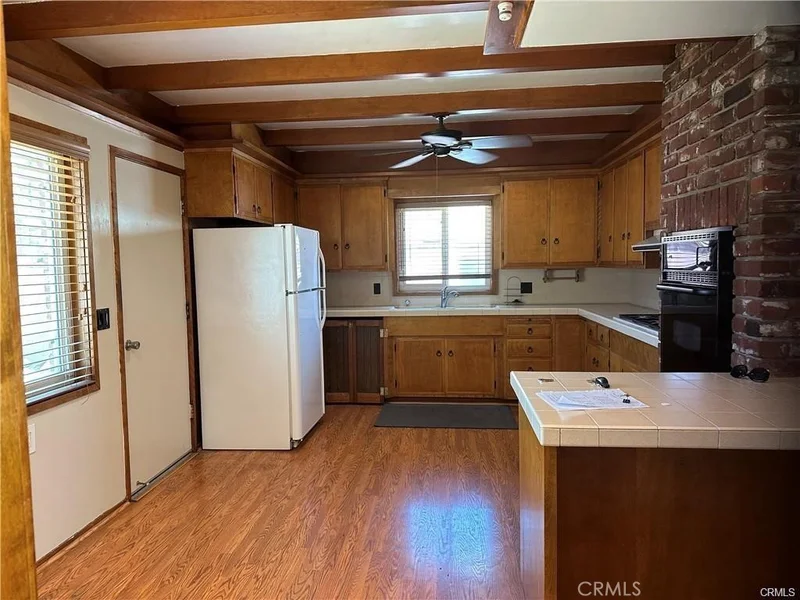264 W Grandview photo 2