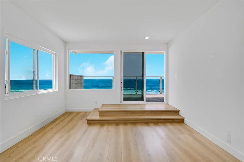 3600 The Strand C photo 2