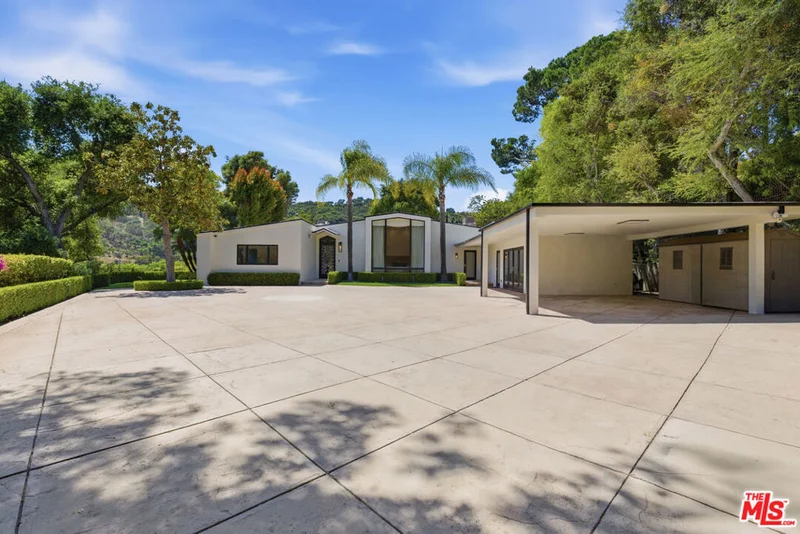 999 Casiano Road photo 2