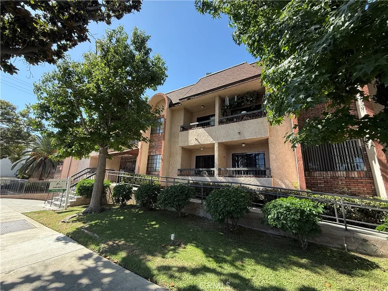 211 Magnolia Avenue 106
