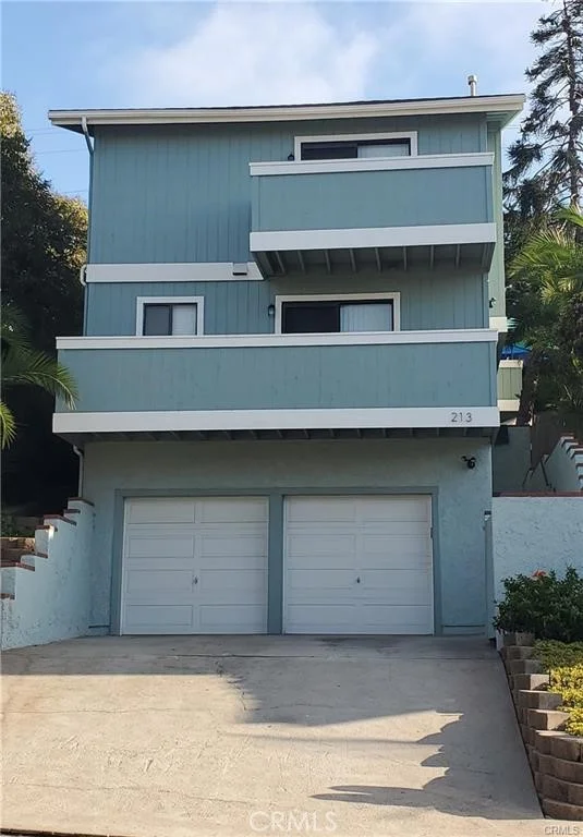 213 W Escalones B