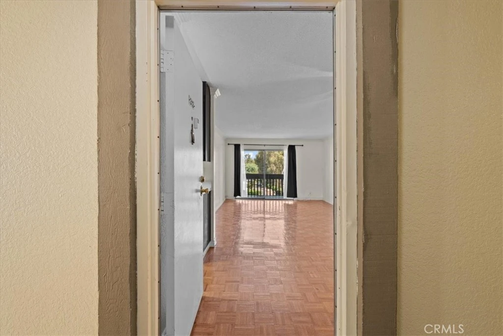 Interior 4