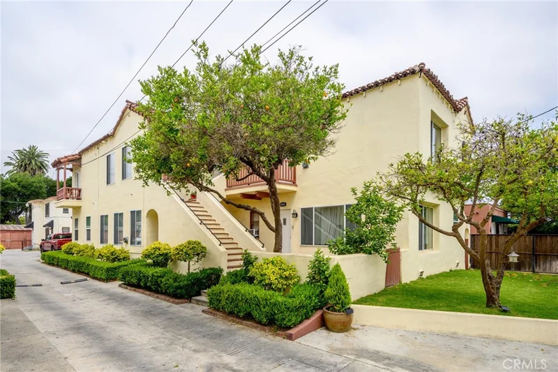 1641 S Catalina Street 1/2 photo 2