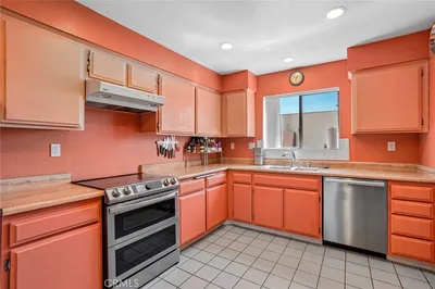 460 Salem 17, Glendale, CA 91203