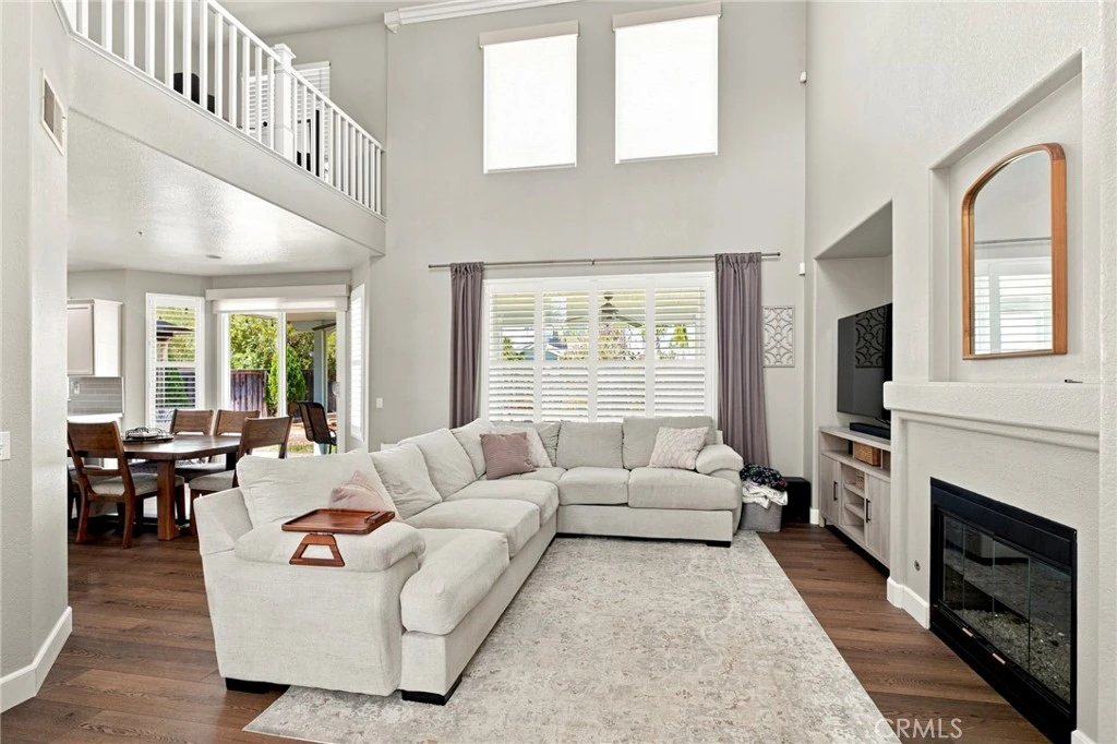 Interior 4
