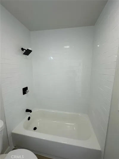 8939 Elizabeth E photo 2