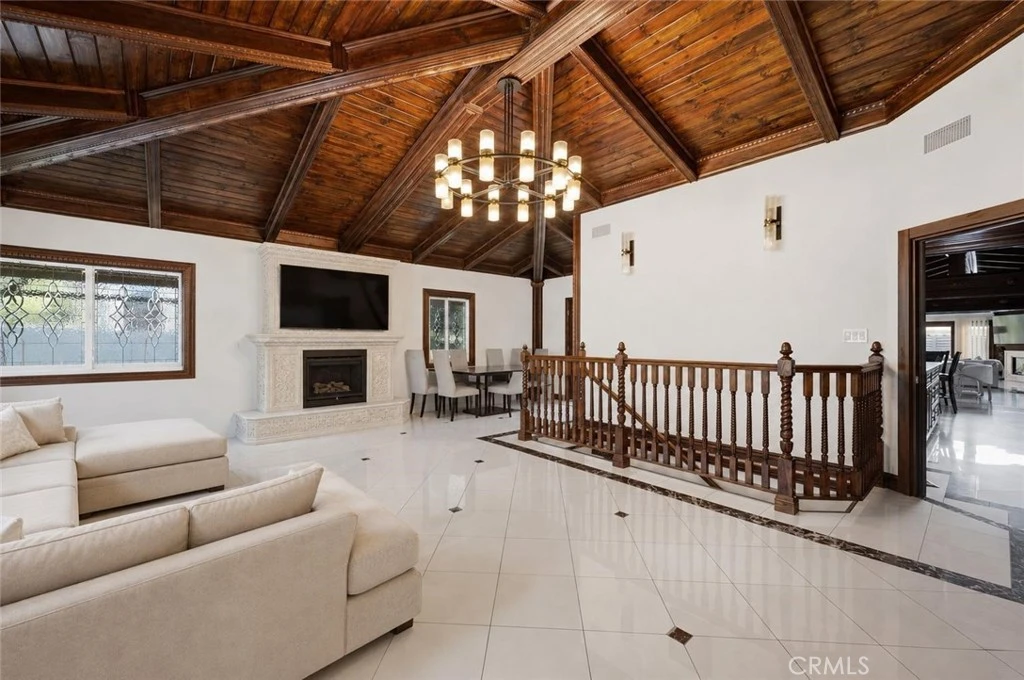 Interior 2