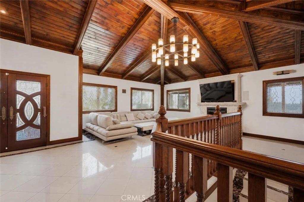 Interior 3