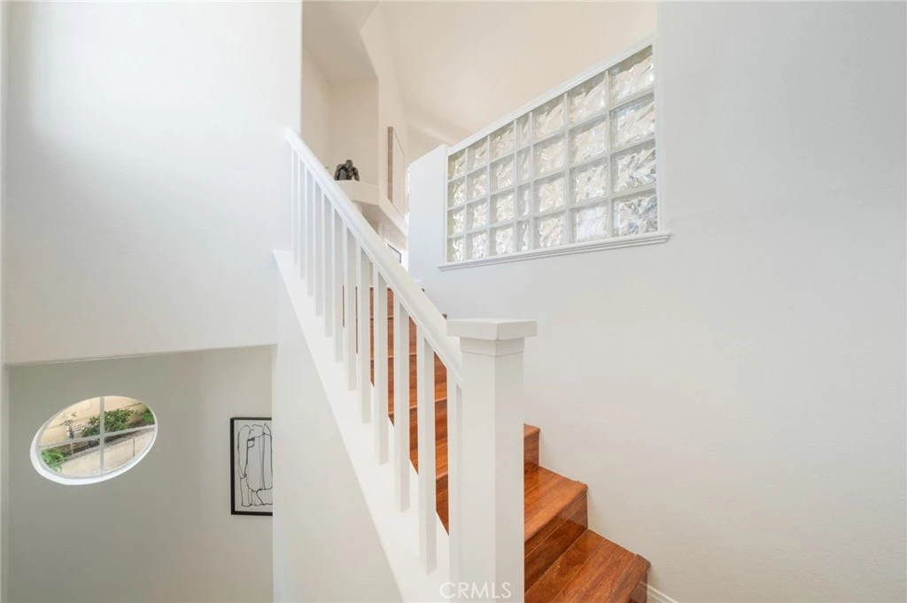 Interior 4