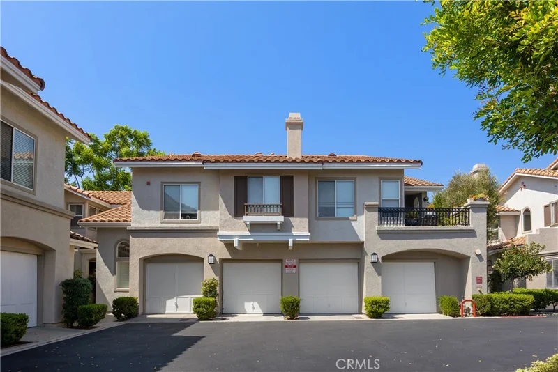 230 California Court photo 2