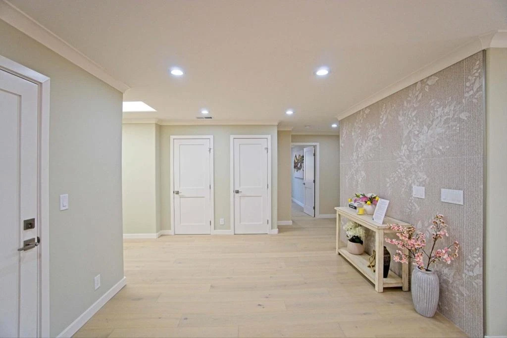 Interior 3
