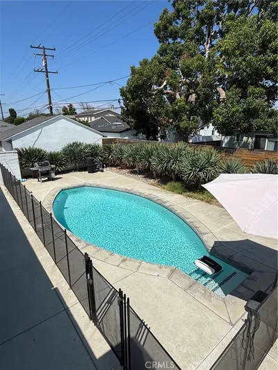 2080 Mcnab photo 2