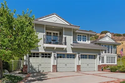 8201 Quiet Hills Court photo 2