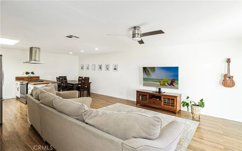 Interior 4