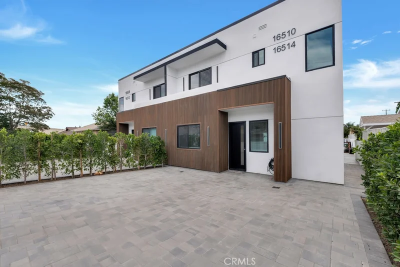 16510 San Fernando Mission Blvd