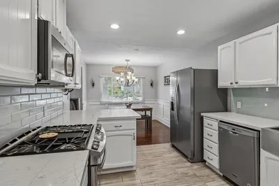 9535 Lakeview Drive photo 2