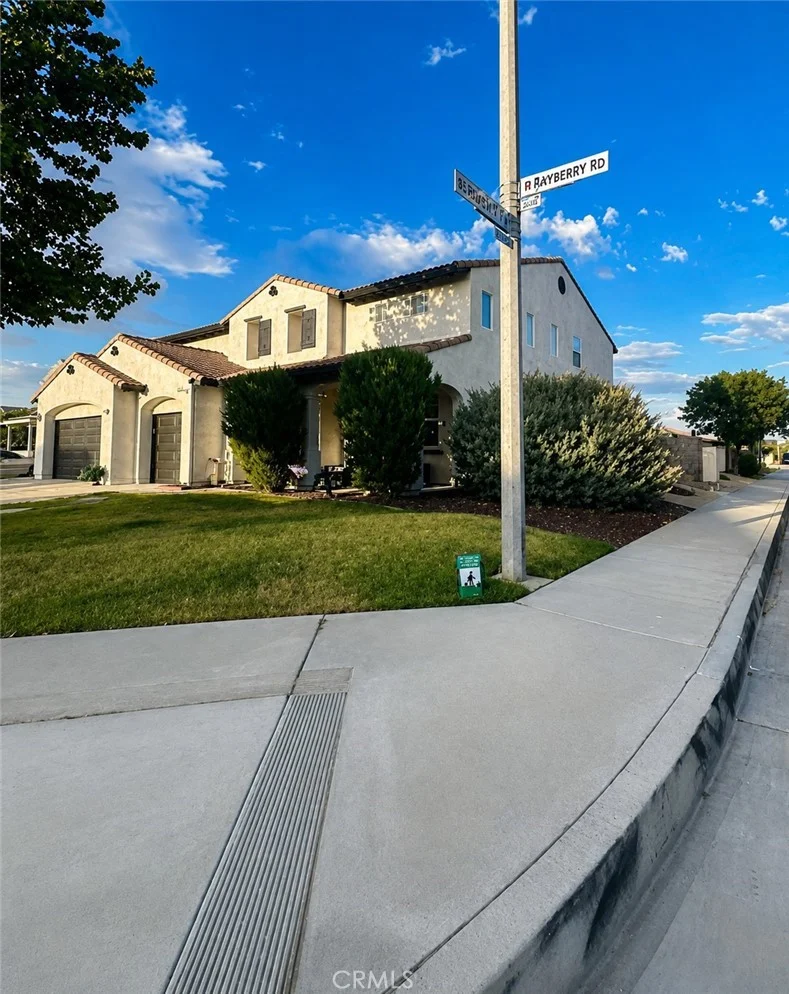 Photo 2 of 44054 Bayberry