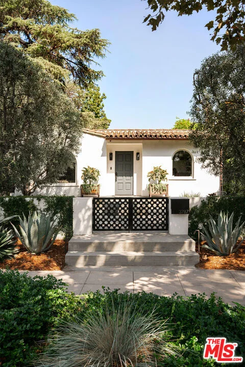 3787 Glenfeliz Boulevard
