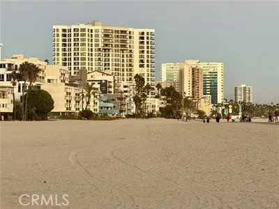 1310 E Ocean Boulevard 906