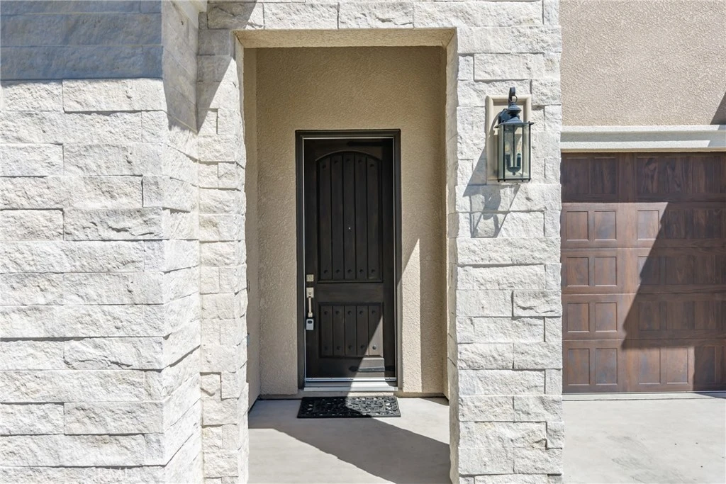 Interior 3
