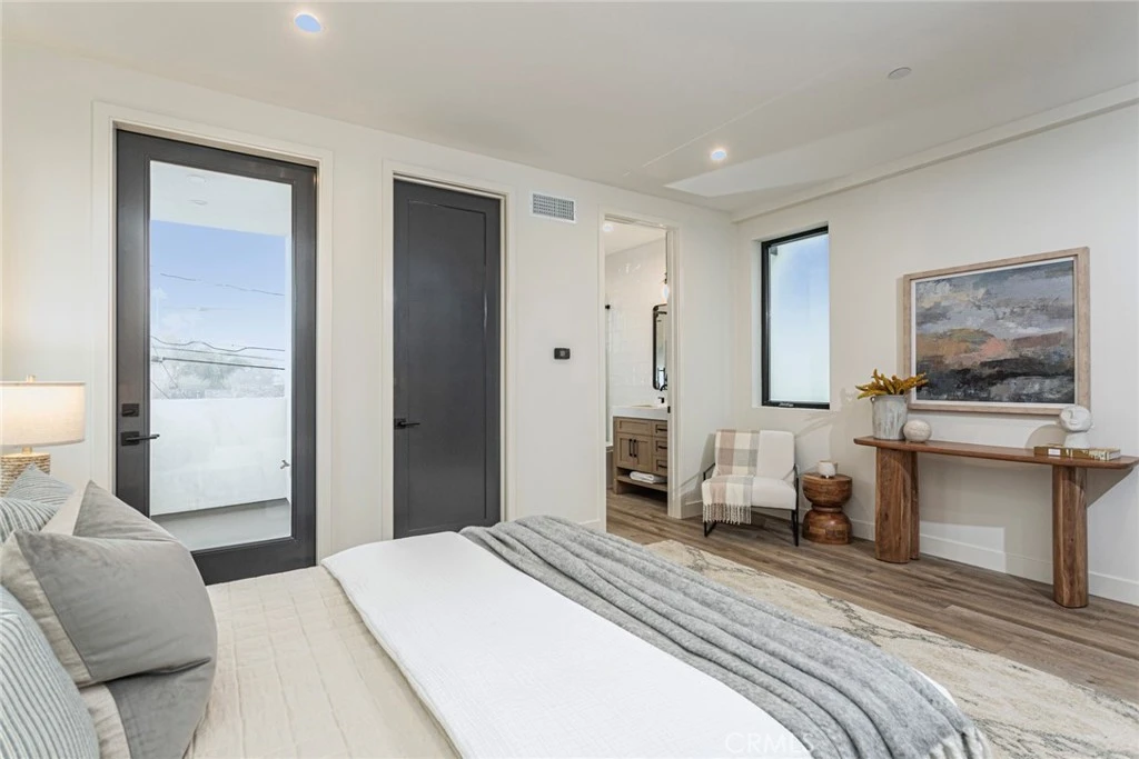 Photo 16 of 328 3rd Street