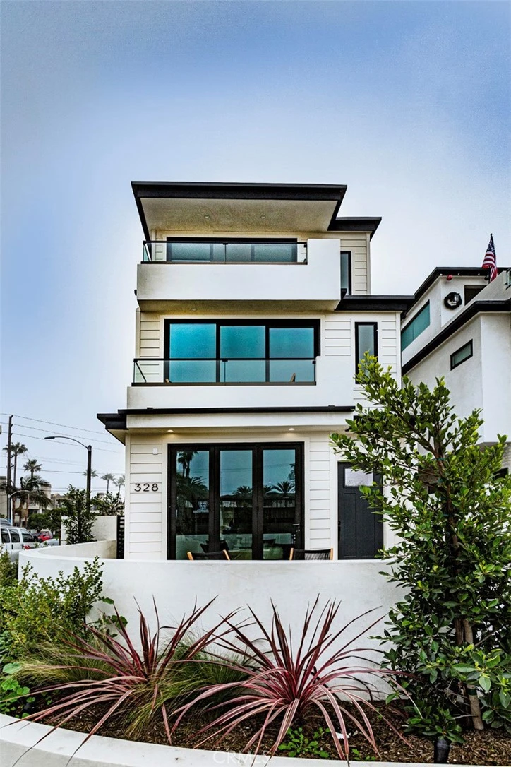 Photo 7 of 328 3rd Street