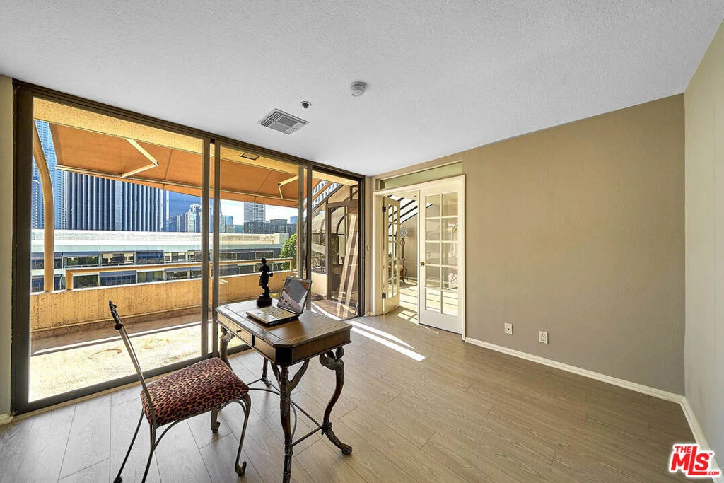 Photo 7 of 121 S Hope Street 510