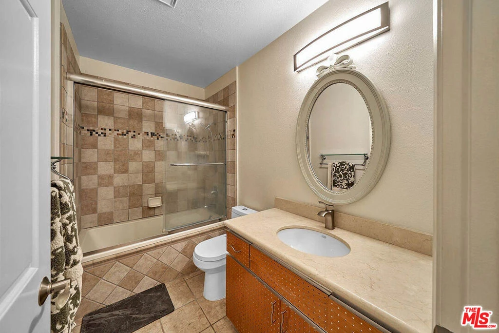 Photo 10 of 121 S Hope Street 510
