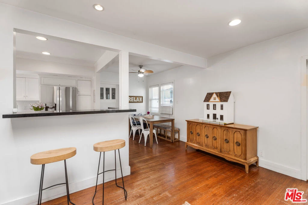 Photo 16 of 5410 Columbus Avenue