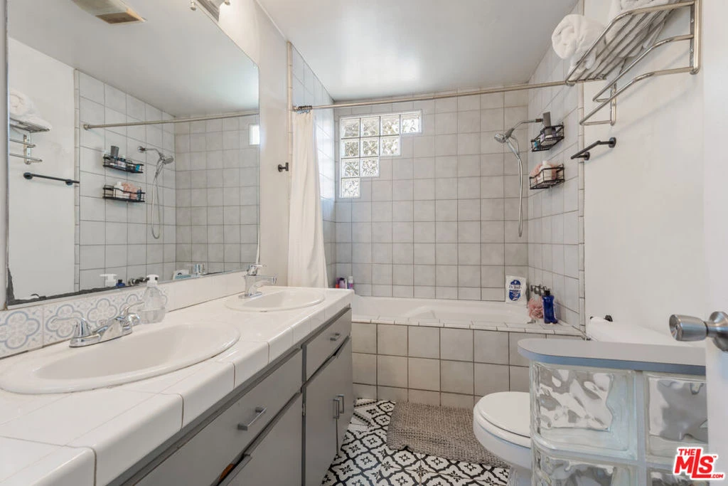 Photo 7 of 5410 Columbus Avenue