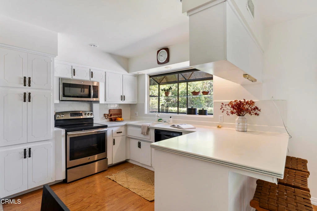 Photo 11 of 5811 Ocean View Boulevard