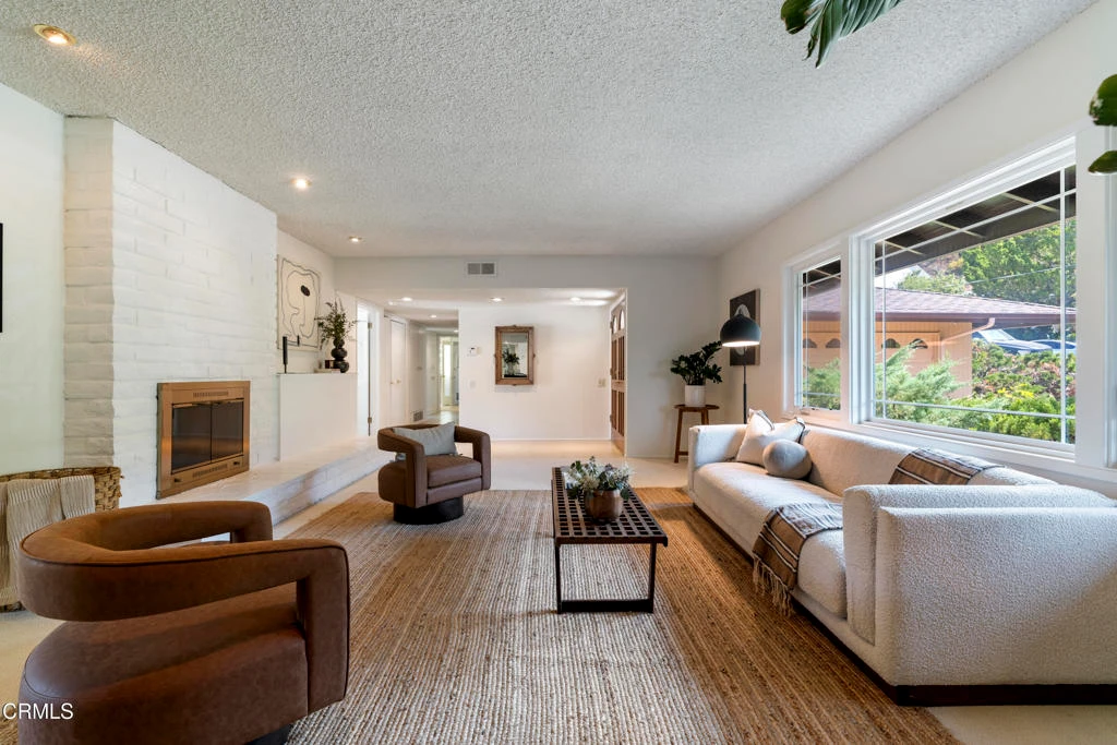 Photo 9 of 5811 Ocean View Boulevard