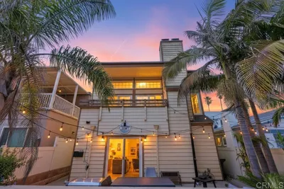 728 Jamaica Court