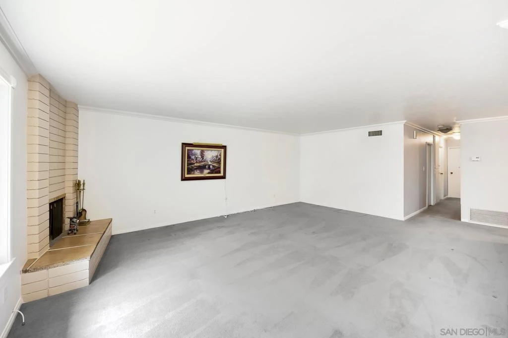 Interior 4