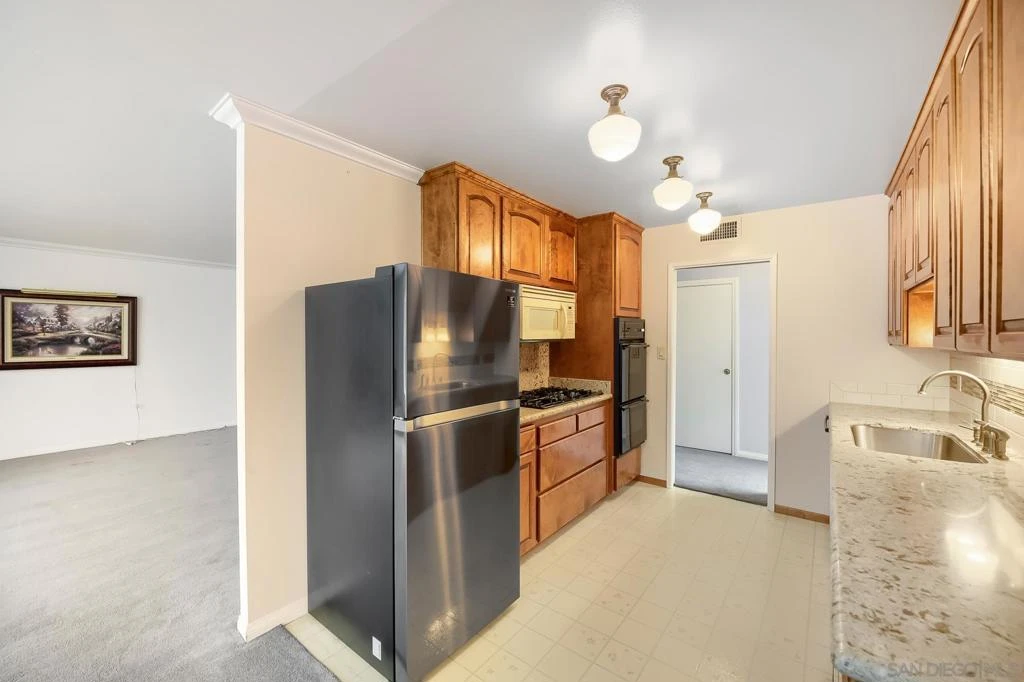 Photo 8 of 7169 BALLINGER AVE