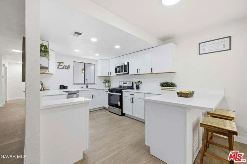 Photo 6 of 45102 Camolin Avenue