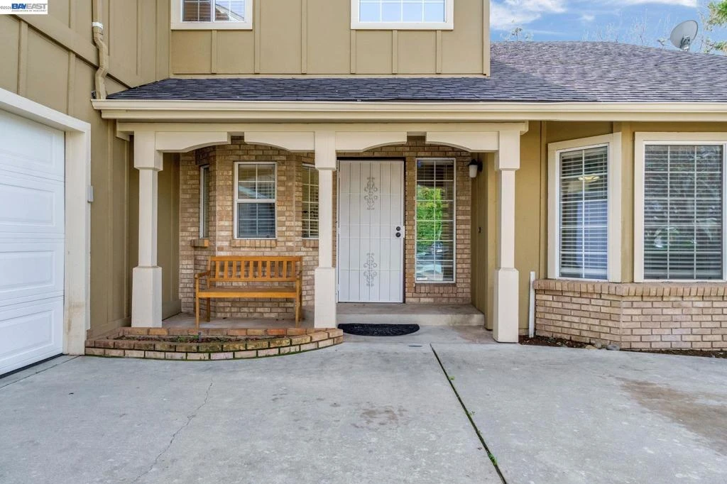 Photo 7 of 2034 Wrenwood Ave
