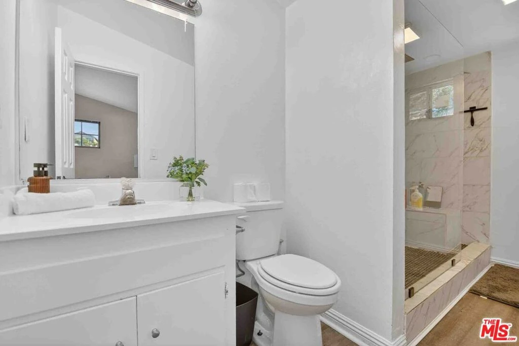 Photo 14 of 27706 Haxton Drive