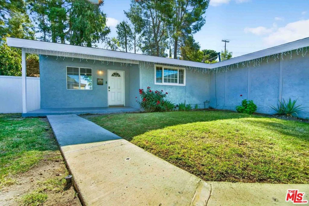Photo 18 of 27706 Haxton Drive